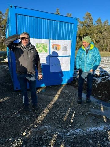Angekommen:
Mathias begr��t den Niedereschacher Wassermeister Reiner Sch�tz
