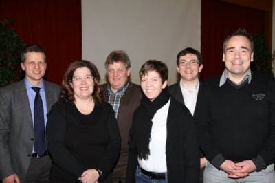 Der neu gew�hlte Vorstand (vlnr:)
OB Thorsten Frei, Nicole Schill (Schriftf�hrerin), Franz Schleicher (Kassierer), Margrita Schleicher (Beisitzerin), Mathias Schleicher (Vorsitzender), Gerhard Maier (stellv. Vorsitzender), nicht auf dem Bild: Oliver Arlt (Beisitzer); (Foto: R. Fein)